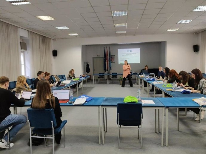 Alcalá de Guadaíra (Séville) accueille un atelier européen sur la prévention des comportements à risque chez les adolescents