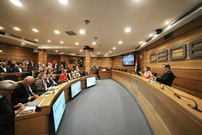 CEOE souligne devant Ribera le rôle des lignes directrices européennes sur les concentrations pour stimuler la compétitivité