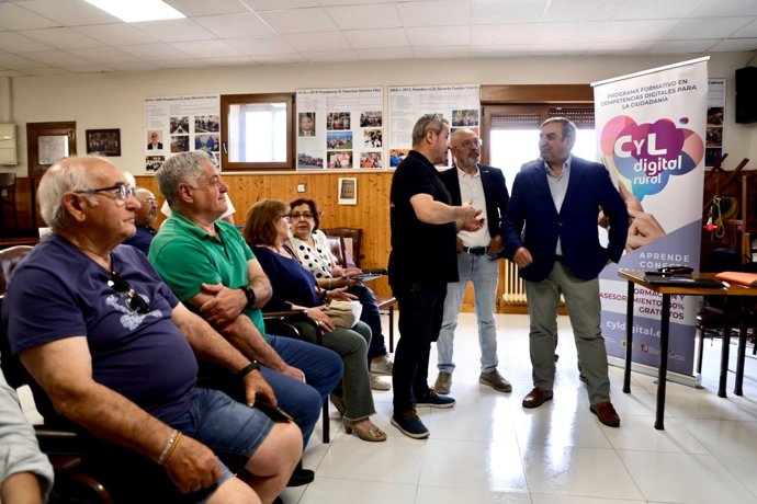 CyL Digital dépasse les 33 000 personnes formées en milieu rural pour « réduire la fracture numérique »