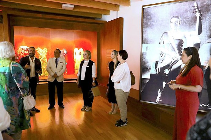 Jerez montre son patrimoine culturel aux ambassadeurs de l'UE en visite dans la province de Cadix