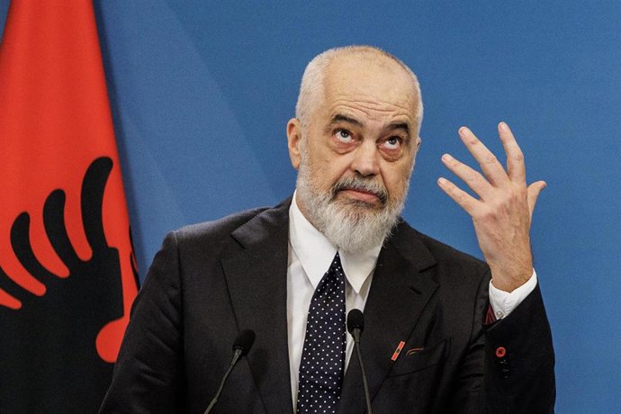 L'Albanie fait pression pour une intégration urgente à l'UE tandis que la Serbie évite de s'aligner sur la Russie