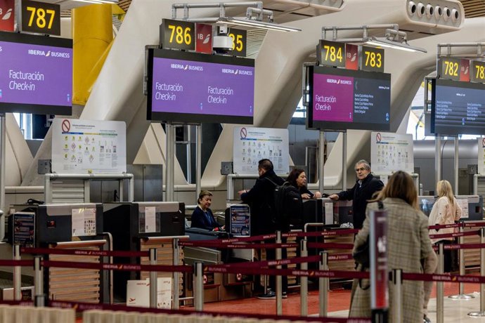 L'UE maintient le niveau d'indemnisation en cas de retard des vols, mais ne garantit pas la gratuité des bagages à main