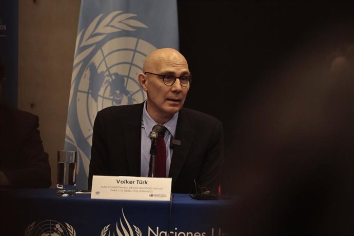 Le chef des droits de l'homme de l'ONU exhorte l'UE à « examiner attentivement » sa nouvelle politique en matière de retours
