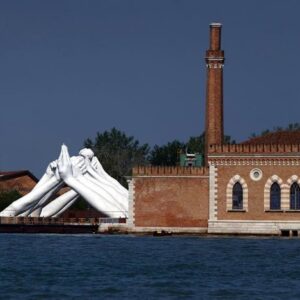 Bruxelles demande l'annulation d'une subvention de deux millions à la Biennale de Venise en raison de la présence de la Russie