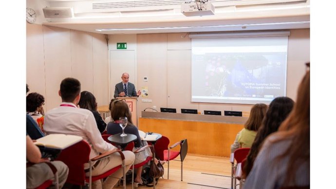 Duch s'engage en faveur de la collaboration universitaire et de l'extension des programmes de mobilité à la formation professionnelle
