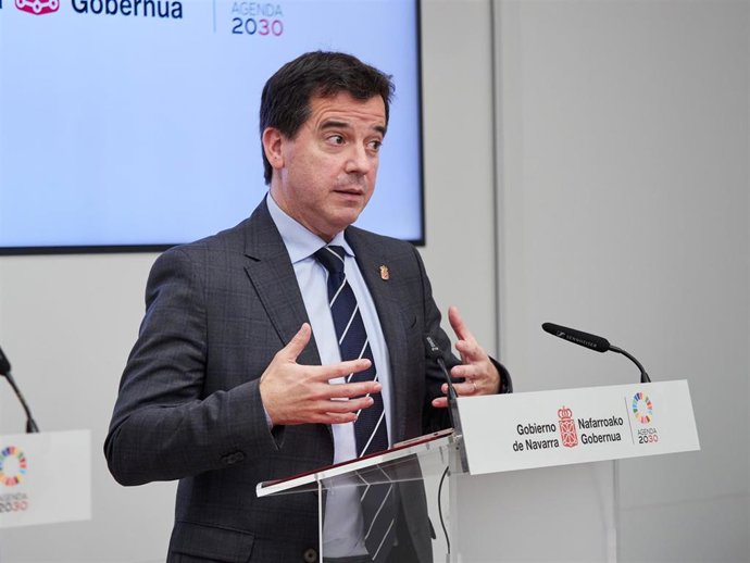 Irujo dit à propos du projet d'éoliennes en bois que « la première étape est de trouver un investisseur privé ».