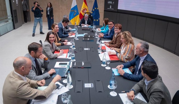 Les îles Canaries modifient les impôts, l'AIEM et les fonds sociaux pour mettre à jour la réglementation en vigueur
