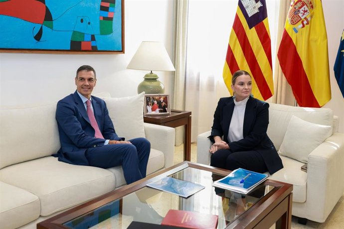 Prohens demande à Sánchez un plan pour répondre à « l'urgence migratoire » dans les îles Baléares et soutient le pacte migratoire européen