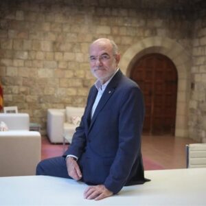 Duch annonce un décret pour « harmoniser » et consolider les délégations à l'étranger cette année