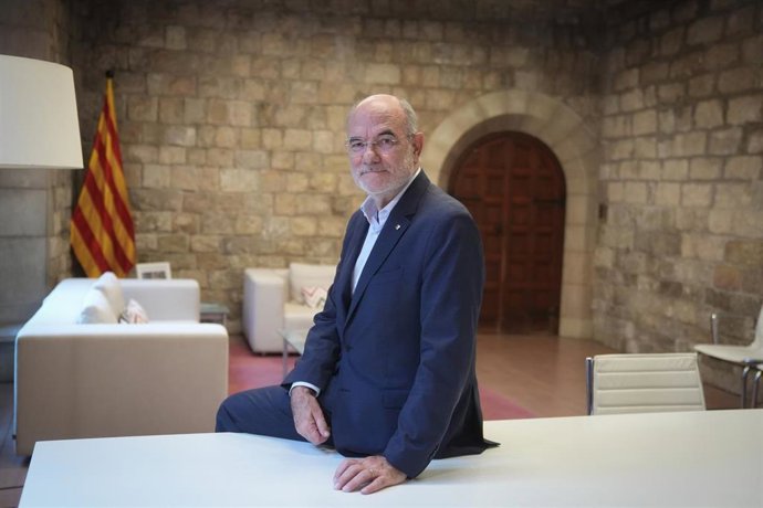 Duch annonce un décret pour « harmoniser » et consolider les délégations à l'étranger cette année