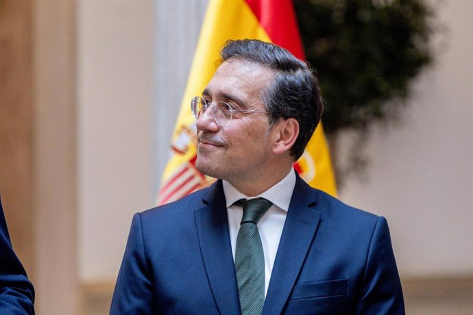 Albares exhorte l'Italie à retirer les contrôles qui portent atteinte à la « dignité » des Espagnols : « Il n'y a aucune raison »