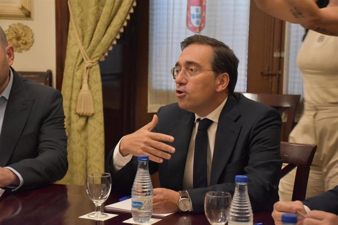 Albares qualifie de « frivoles » les critiques de l'Italie car Ceuta et Melilla constituent « la frontière la plus complexe au monde »