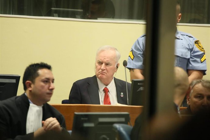 Bruxelles prévient la Serbie que glorifier les « criminels de guerre » comme Mladic « n'a pas sa place » dans l'UE