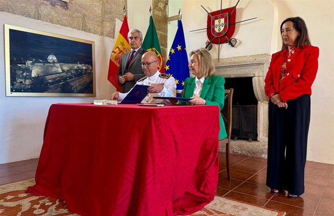 L'Espagne et le Portugal conviennent d'acquérir conjointement des véhicules militaires tout-terrain VAMTAC dans le cadre de l'instrument européen SAFE