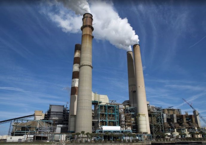 Bruxelles porte plainte contre tous les pays de l'UE pour non-application des règles contre la pollution industrielle