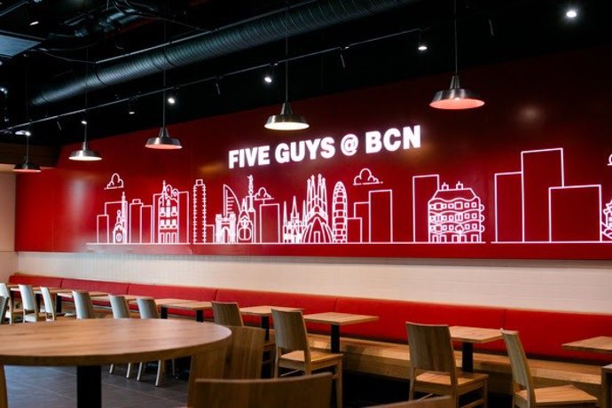 Five Guys ouvre son premier restaurant dans un aéroport de l'Union européenne à Barcelone