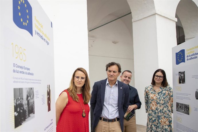 La Députation Forale de Cordoue accueille une exposition sur les principaux moments de l'adhésion de l'Espagne à l'Union européenne