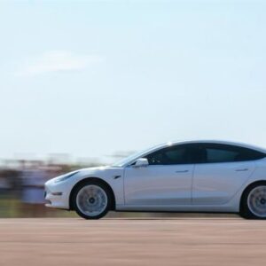 La République tchèque approuve provisoirement la conduite automatisée entièrement supervisée (FSD) de Tesla