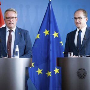 Le Danemark propose que les centres d'expulsion en dehors de l'UE soient prêts d'ici fin 2027 au plus tard