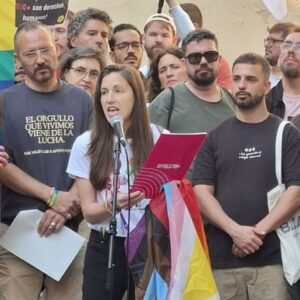 Les organisations LGTBI+ exigent devant l'ambassade de Turquie à Madrid la libération des personnes détenues lors des descentes de police