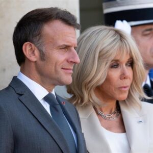 Macron recevra le Collier de l'Ordre d'Isabel la Catholique lors de sa visite d'État en Espagne cette semaine
