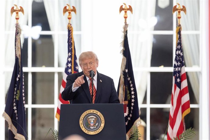 Trump menace l'UE de « droits de douane très élevés » si elle fait du Canada un membre associé « avec de mauvaises intentions »