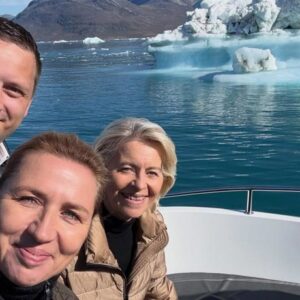 Von der Leyen souligne que « l'Europe est du côté du Groenland » à son arrivée sur l'île revendiquée par Trump