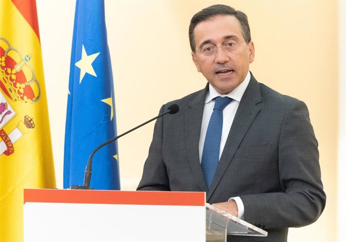 Albares dit que le PP est « ridicule » avec la « loi des petits-enfants » en « harcelant » les consuls pour « couvrir » leurs propositions
