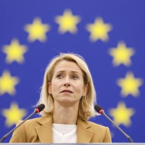 Kallas accuse les États-Unis de faire pression sur l'Ukraine depuis un an et demi pour qu'elle cède aux exigences de Poutine