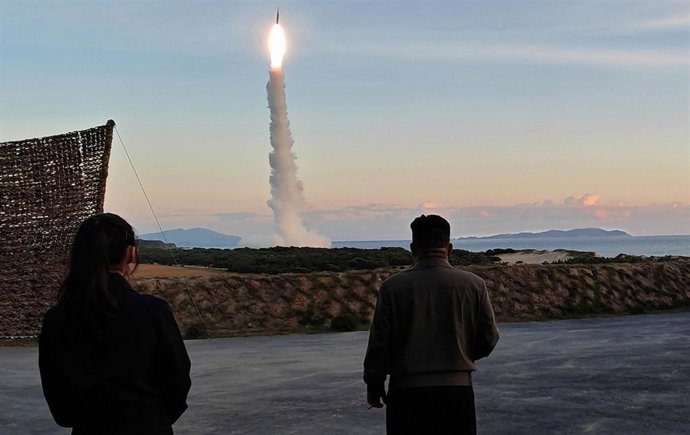 L'UE condamne le lancement de missiles balistiques nord-coréens et demande à Pyongyang de réduire les tensions