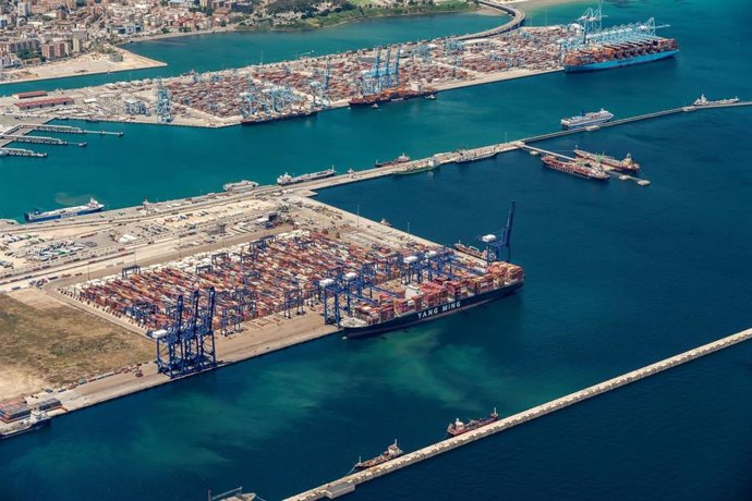 Le gouvernement affirme que la transition écologique peut renforcer la compétitivité du port d'Algésiras