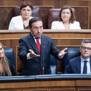 Les Affaires étrangères assurent qu'il y a eu des contacts entre Albares et son « numéro 2 » avec le PP à cause du Traité d'amitié avec la France