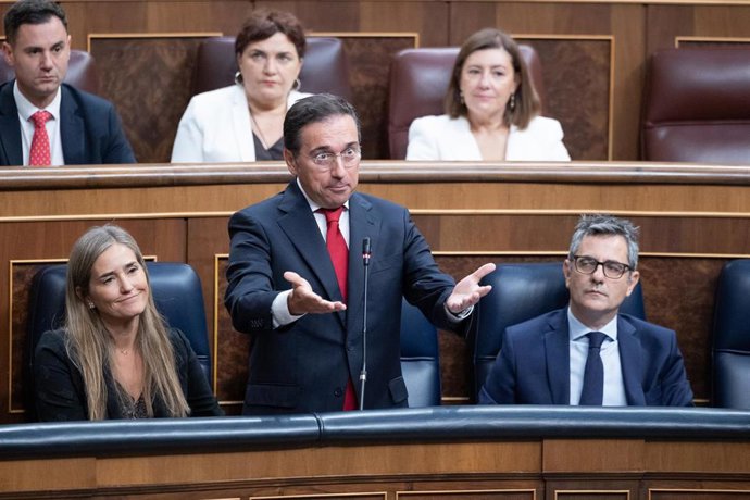Les Affaires étrangères assurent qu'il y a eu des contacts entre Albares et son « numéro 2 » avec le PP à cause du Traité d'amitié avec la France