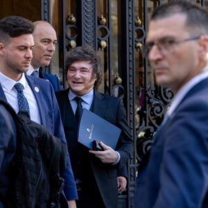 Les Affaires étrangères jugent « indigne » que Milei vienne en Espagne pour insulter Sánchez et « favoriser la polarisation entre les Espagnols »