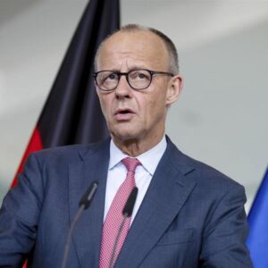 Merz prévient que la Russie cherche à « déstabiliser » l'Europe et souligne que l'UE peut soutenir l'Ukraine sans les États-Unis