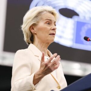 Réduire les agences, ouvrir les postes de direction et davantage d'IA aux étrangers, parmi les propositions d'experts pour renforcer Bruxelles
