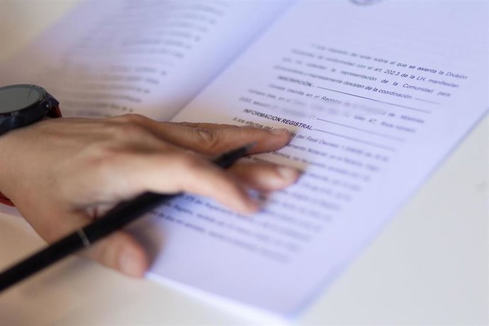 Un emprunteur peut être considéré comme un consommateur même si une partie du crédit est dédiée au domaine professionnel, selon TS