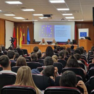 Une journée à l'UCAM présente l'Union européenne aux étudiants en journalisme comme une destination professionnelle possible