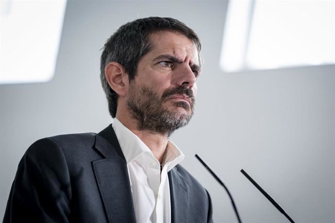 Urtasun accuse Feijóo d'être « voué au trumpisme » et assure que le vote espagnol par correspondance est enviable