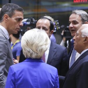 Von der Leyen appelle à une « coordination » de mesures telles que la régularisation en Espagne en raison de son impact possible sur l'UE